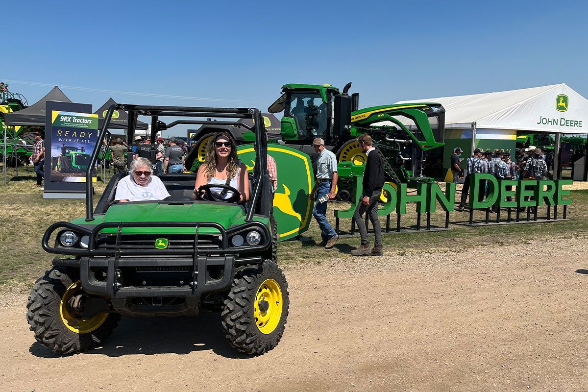 Khám phá trang trại thông minh Saskatchewan cùng Marge Steckler