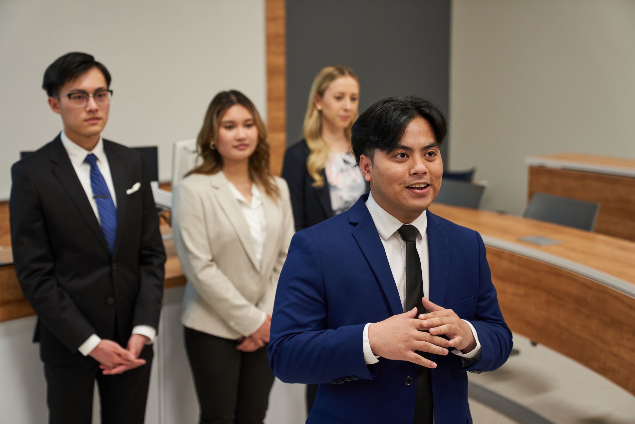 Khoa Luật và Trường Kinh doanh Asper triển khai đồng thời JD/MBA tại Đại học Manitoba